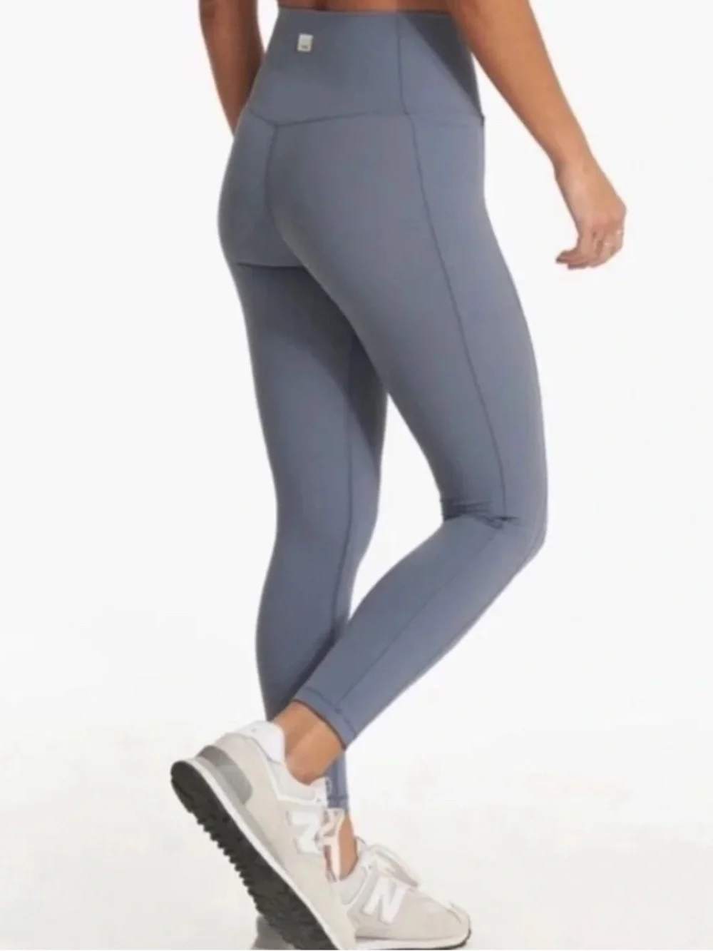 Vuori Studio Pocket Leggings in Slate Gray Size: S